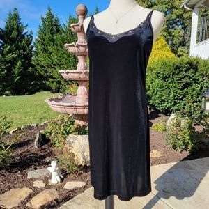 GILLIGAN & O'MALLEY ♡ Gorgeous Vintage SOFT Black Midi Velvet Lace Trim Gown S